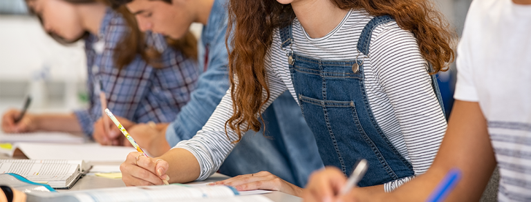 ¡Dale un impulso a tu inglés! Te explicamos los beneficios de hacer un curso intensivo de inglés este verano en Elche.